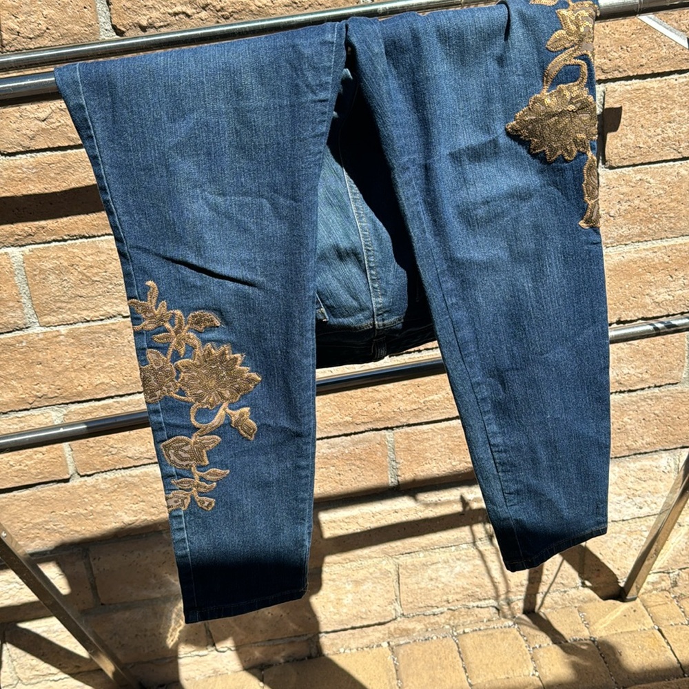 Jeans - Picture 7 of 8